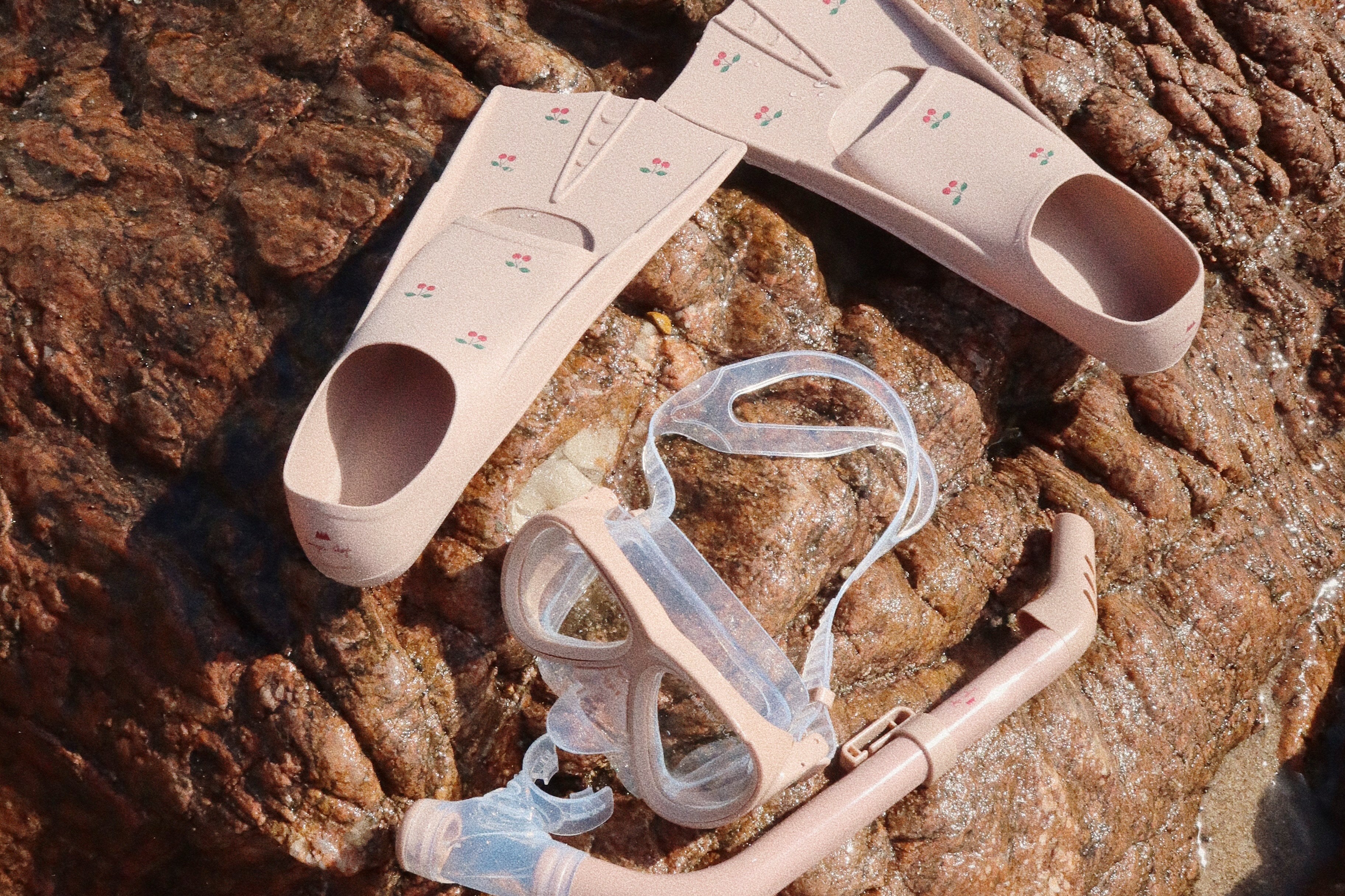 Kids' and children's swimming goggles & diving masks from Konges Sløjd