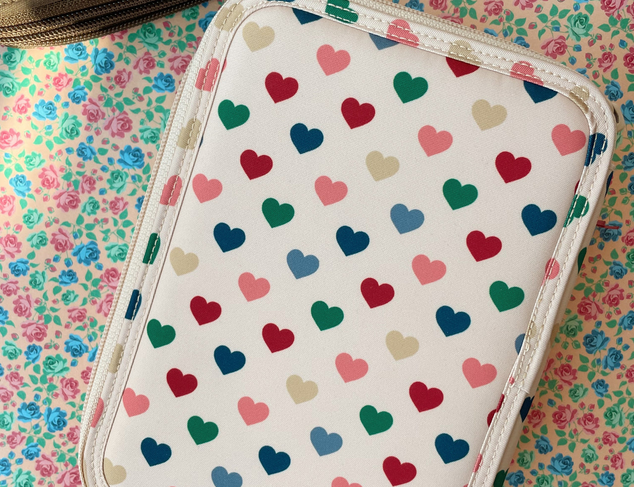 Konges Sløjd A/S PENCIL CASE coeur colorè frappe