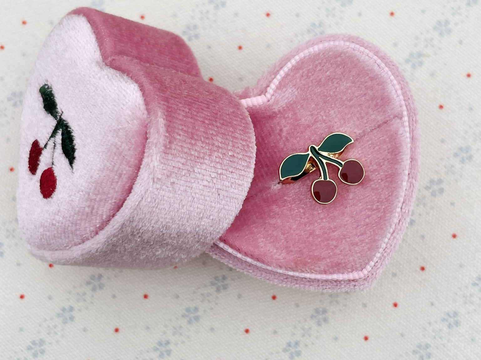 Konges Sløjd A/S JEWELLERY cherry