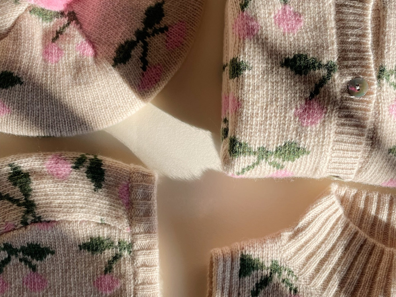 Konges Sløjd A/S HATS cherry