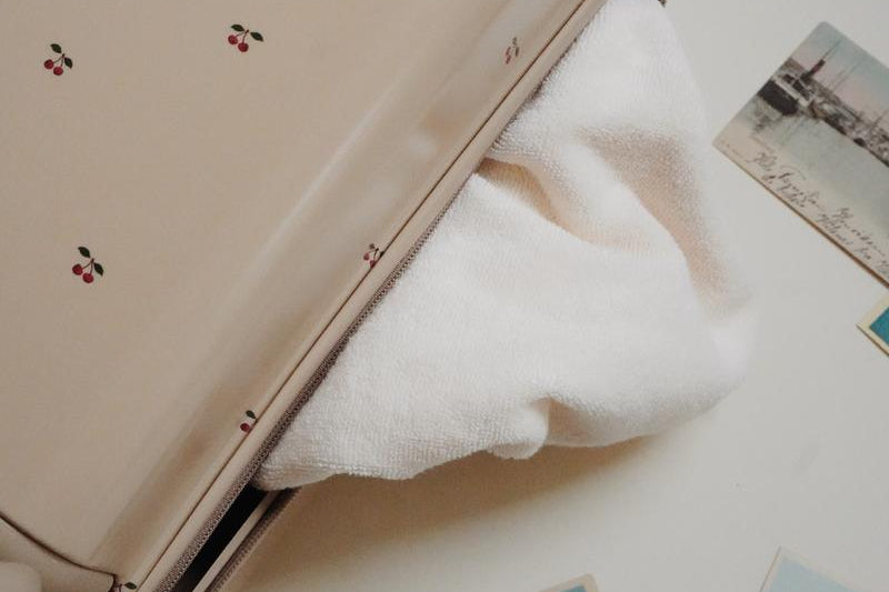 Konges Sløjd A/S TRAVEL SUITCASE cherry