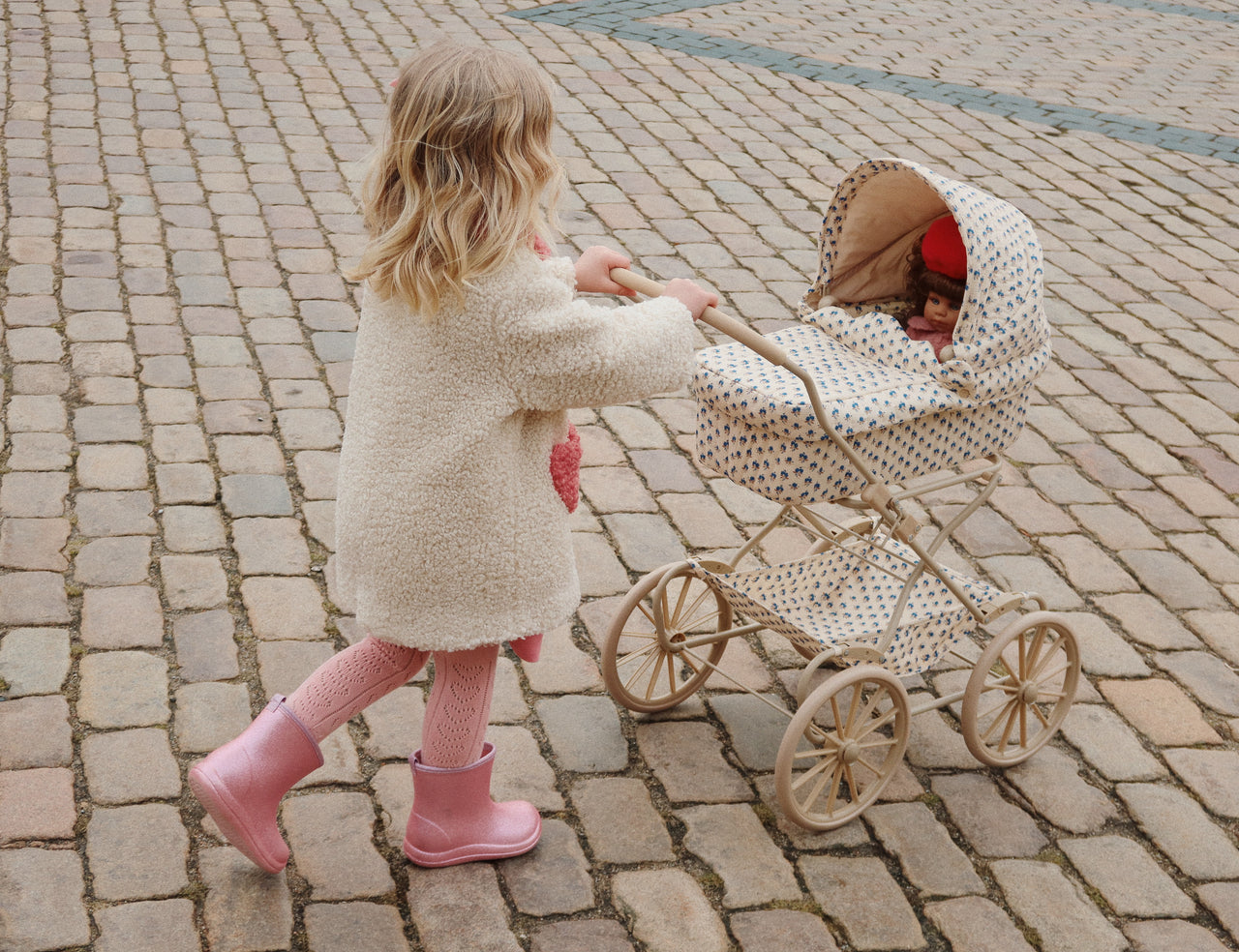 Konges Sløjd A/S DOLLS multi