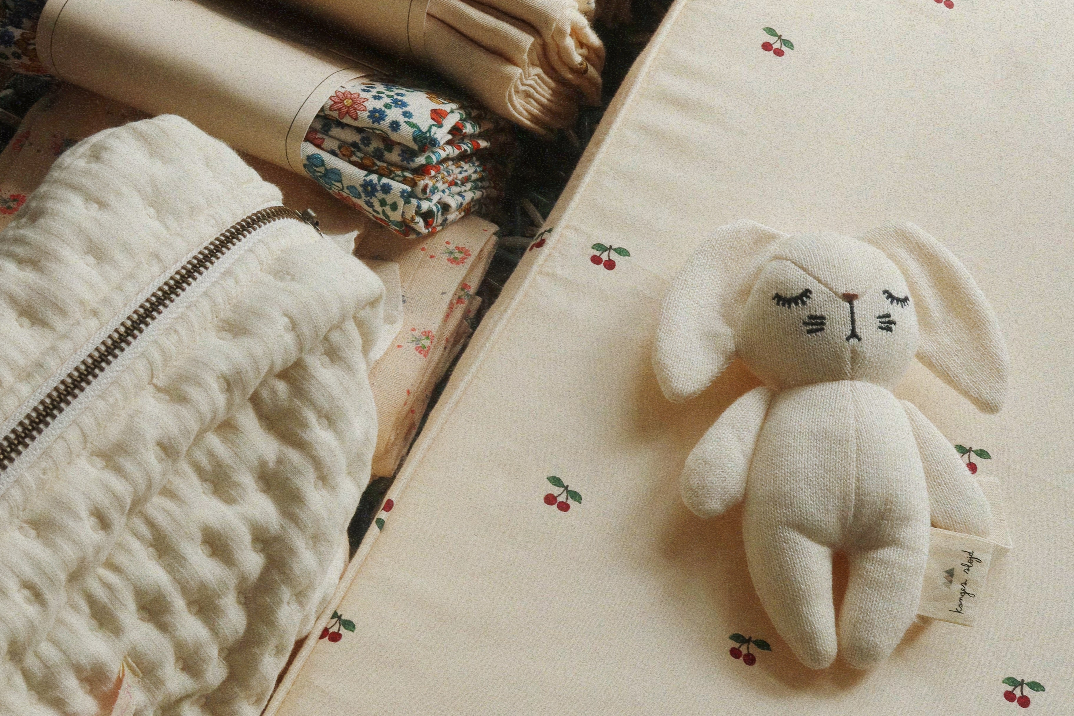 Konges Sløjd A/S CHANGING CUSHIONS cherry