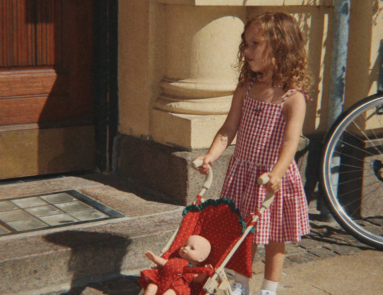 Konges Sløjd A/S DOLL ESSENTIALS fraise dot