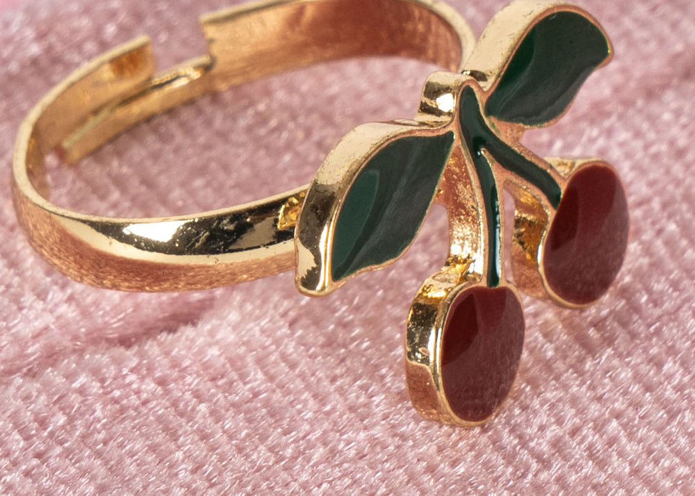 Konges Sløjd A/S JEWELLERY cherry