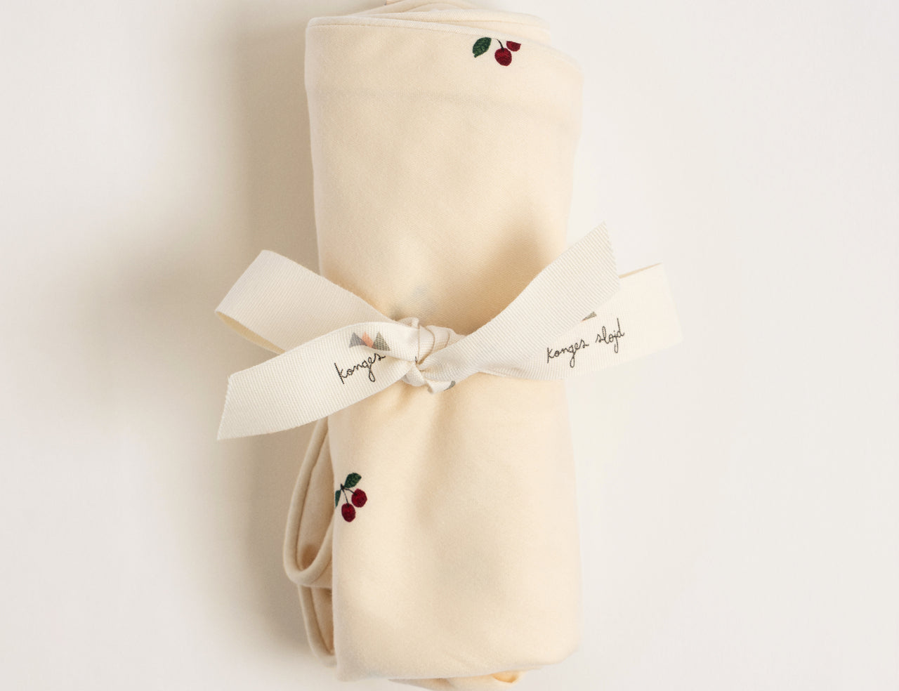 Konges Sløjd A/S NURSING PILLOW & COVERS cherry