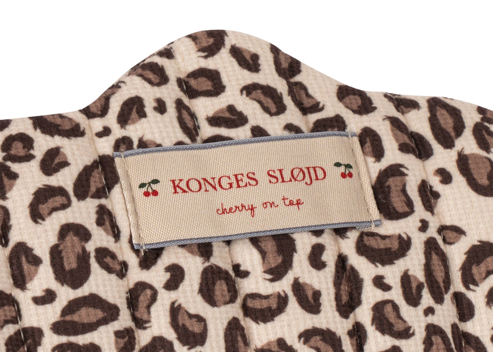 Konges Sløjd A/S DOLL ESSENTIALS leo